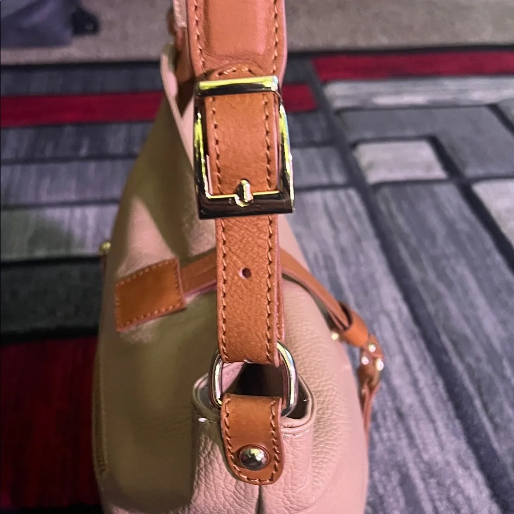 Valentina Elegant Tan Leather Women's Bag - Picture 5 of 13